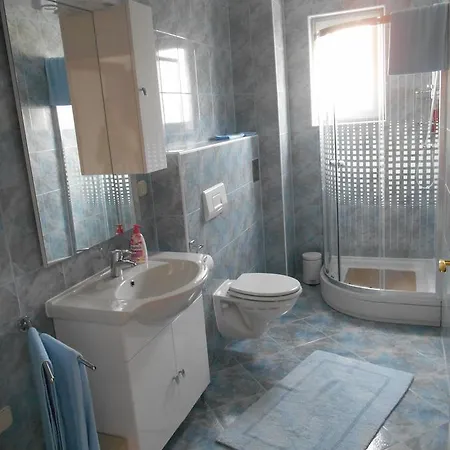 Diana Apartment *