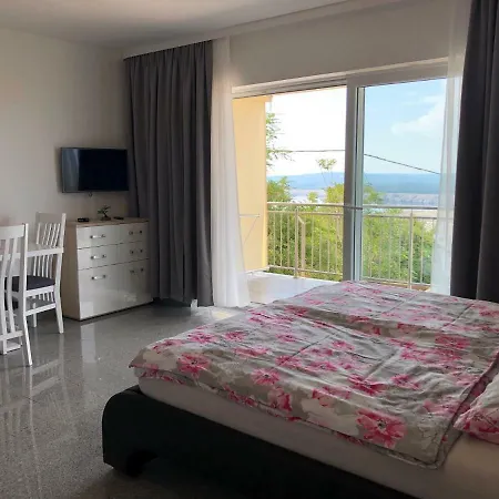 Diana Apartment *