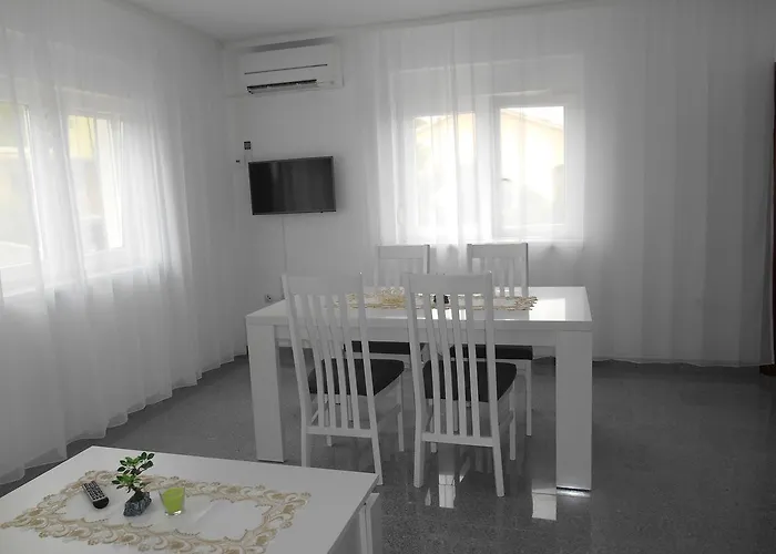 Diana Apartment Šmrika